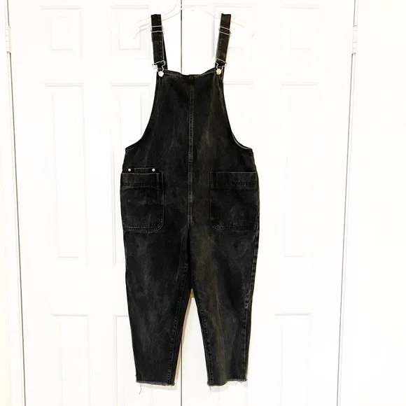 Zara Charcoal Black Denim Overalls w/ adjustable straps and pockets. Size Large - Picture 5 of 14